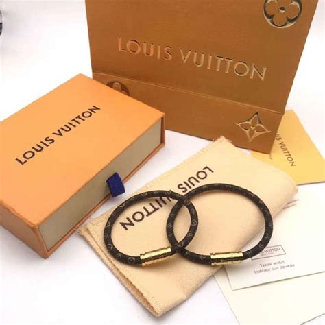 tay louis vuitton iprice.